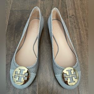 Tory Burch Reva Flat Gray Snakeskin Pattern.  Size 8.